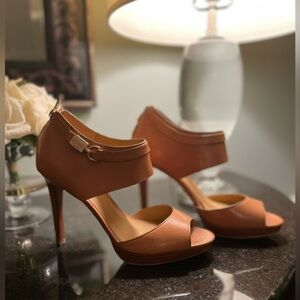 COACH Wexwood Tan Stiletto Heels Open Toe Sandals Size 8.5
